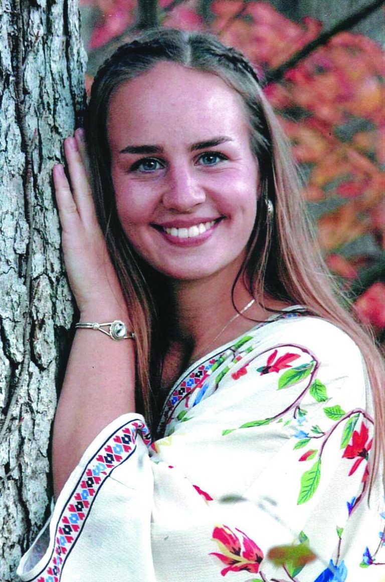 girl_next_to_a_tree_is_a_valedictorian